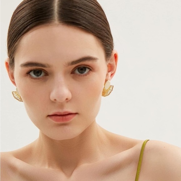 Gold 14k Gold Plated Stud Earrings - Picture 4 of 4